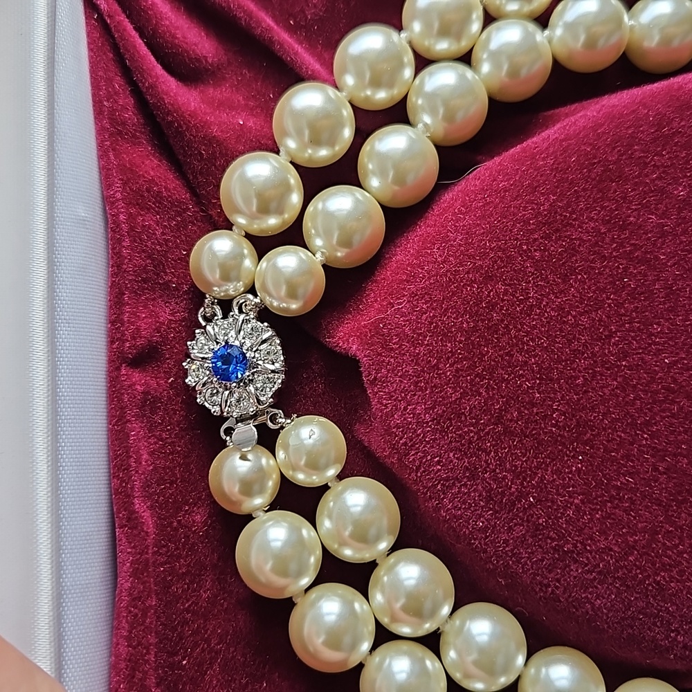 Jackie O pearl necklace, CZ Clasp - Picture 2 of 5